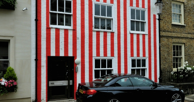 Millions of Brits fear their neighbours' exterior décor is driving down the value of their property stripe house
