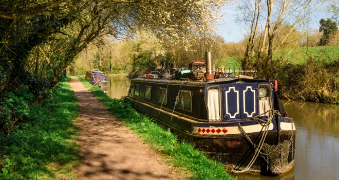 Majority of millennials would consider 'alternative living' to get on the property ladder Houseboat 111