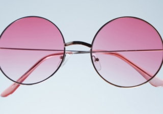 Rose-tinted glasses 828