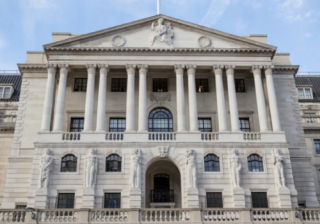 Interest rates rise to 15-year high of 5.25% BoE 700