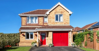 Three and four bedroom homes break price record as buyers fight for space Three and four bedroom homes break price record as buyers fight for space