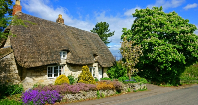 'Chocolate box' cottages cost up to 3 times the national ...
