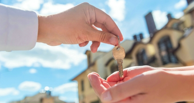 Buyer demand soars for chain-free homes keys