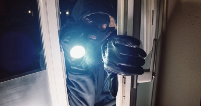 A quarter of Brits moved out of their home following a burglary Night Burglar 442
