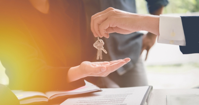 Mandatory licensing backed by almost three quarters of estate agents estate agent