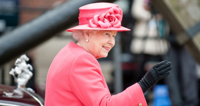Where is crowned king of the royal road names? The Queen 771